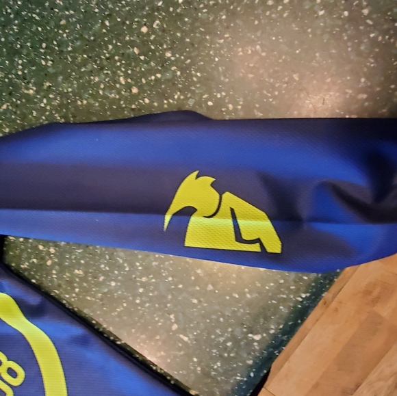 Gently worn thor jersey - Picture 3 of 8